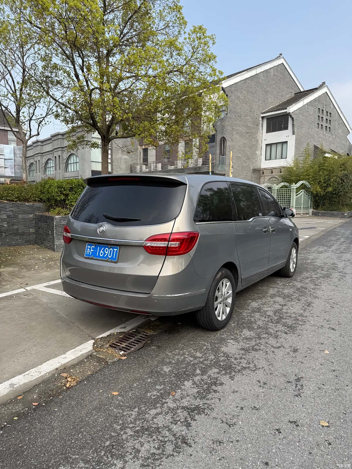 Buick GL8, 2020 4