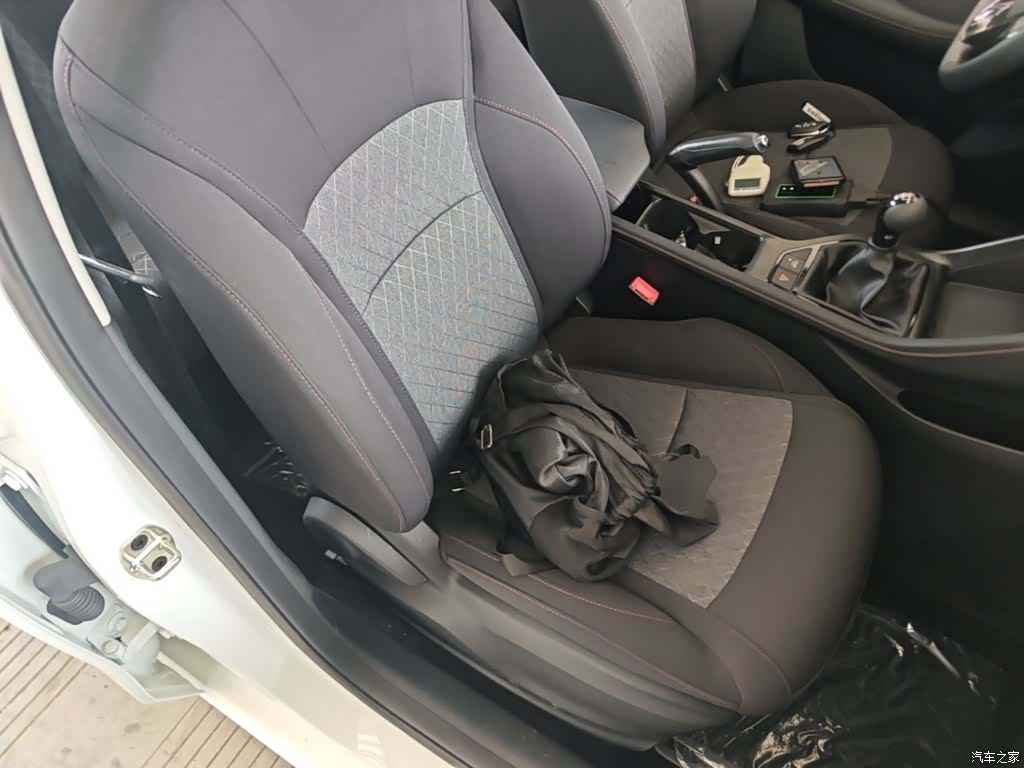 Roewe i5, 2025 25