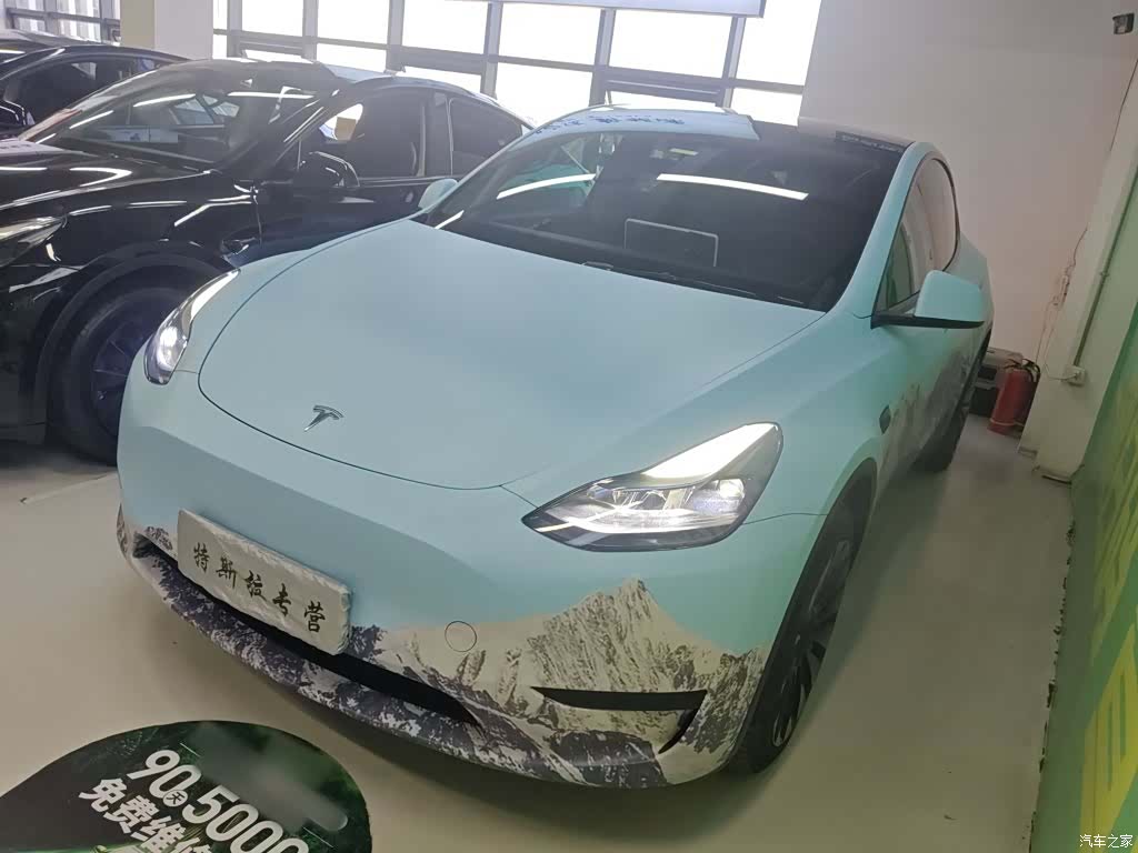 Tesla Model Y, 2023 1