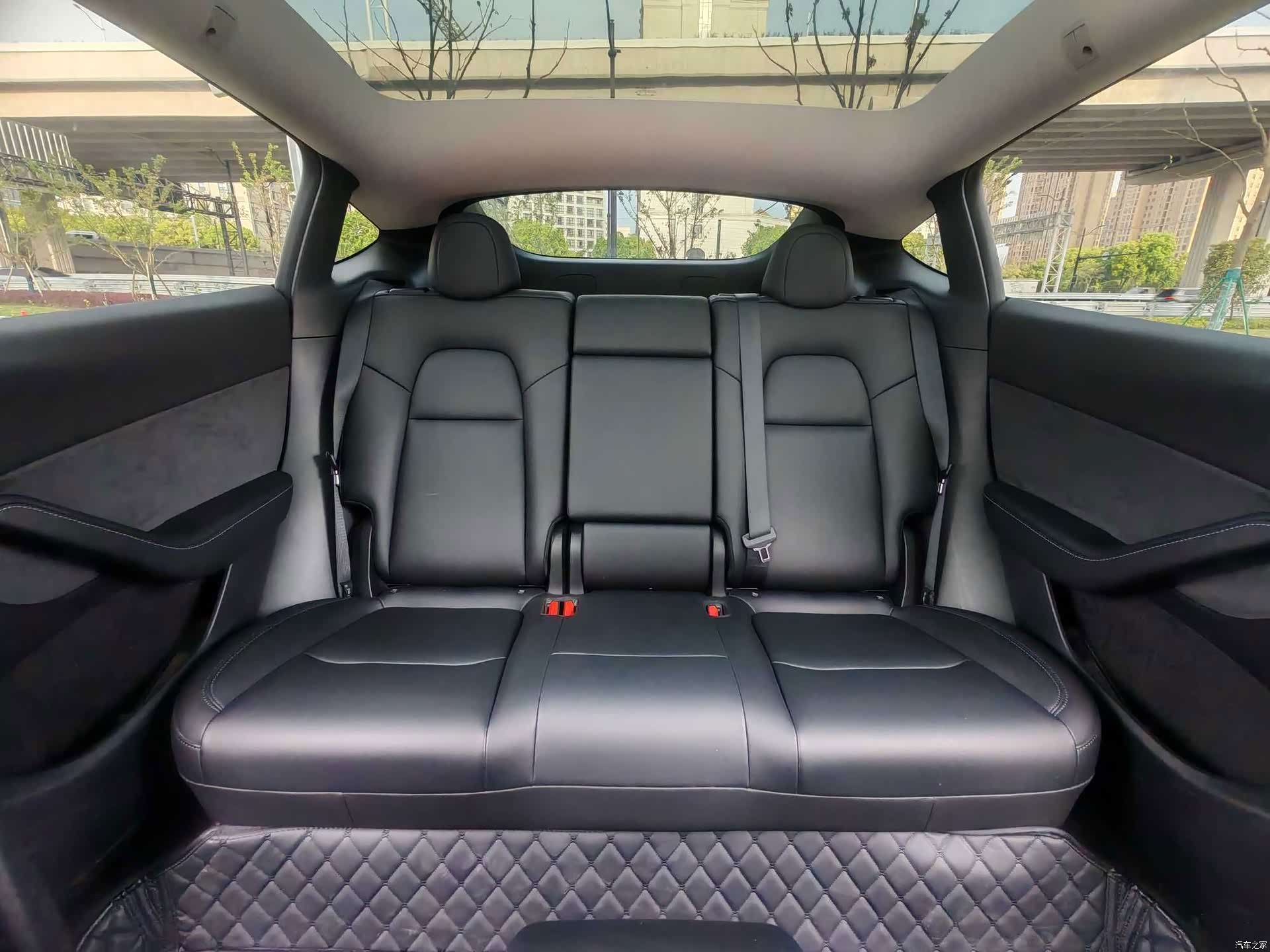 Tesla Model Y, 2022 7