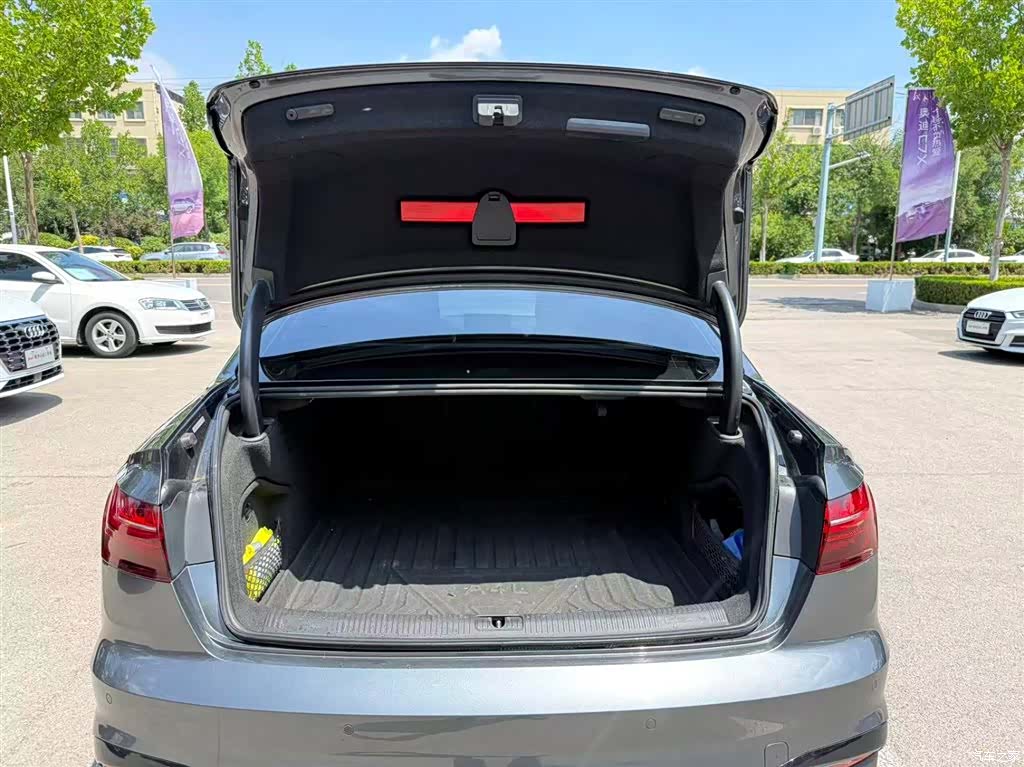 Audi A4L, 2021 все фото