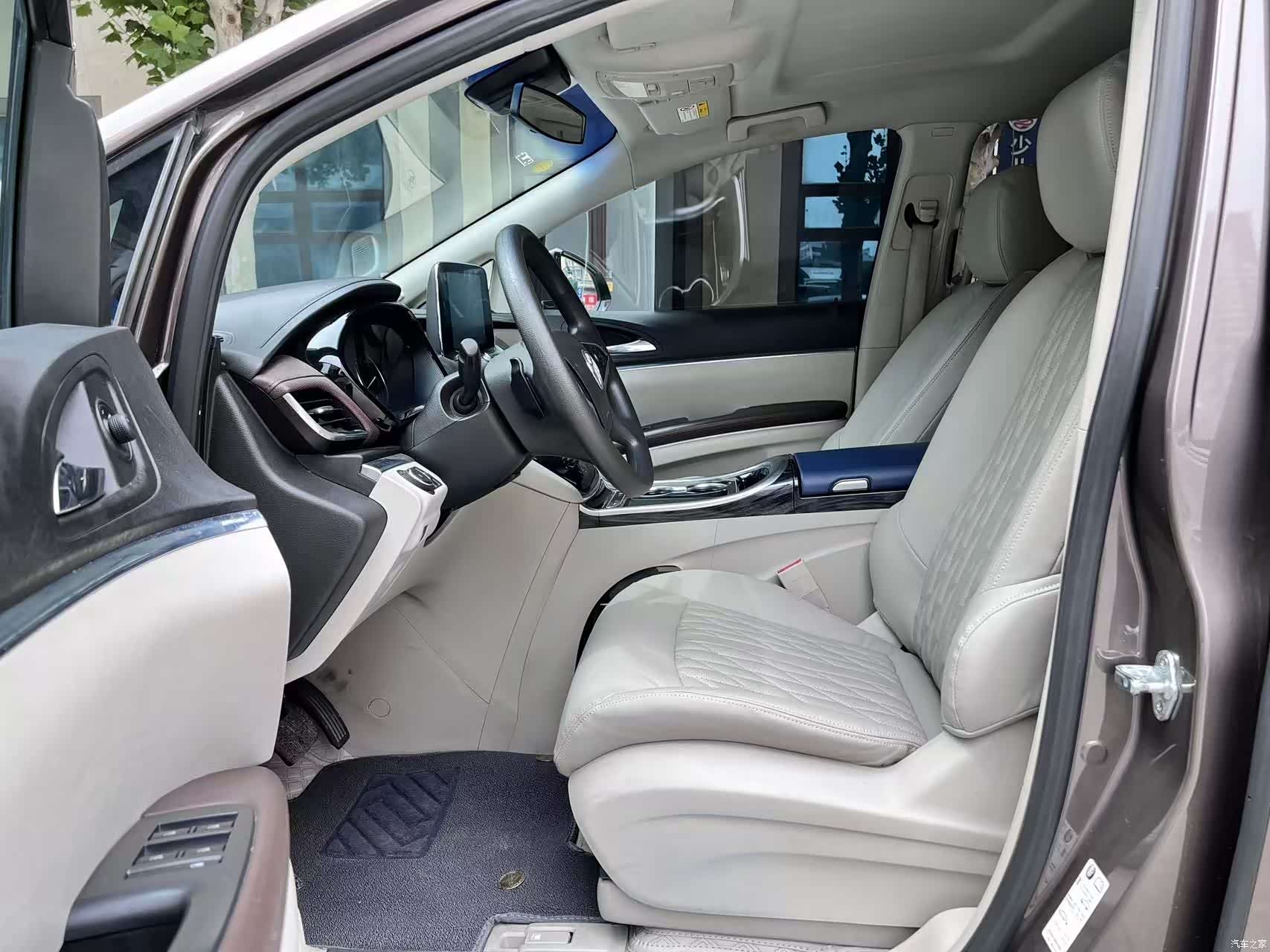 Buick GL8, 2022 4