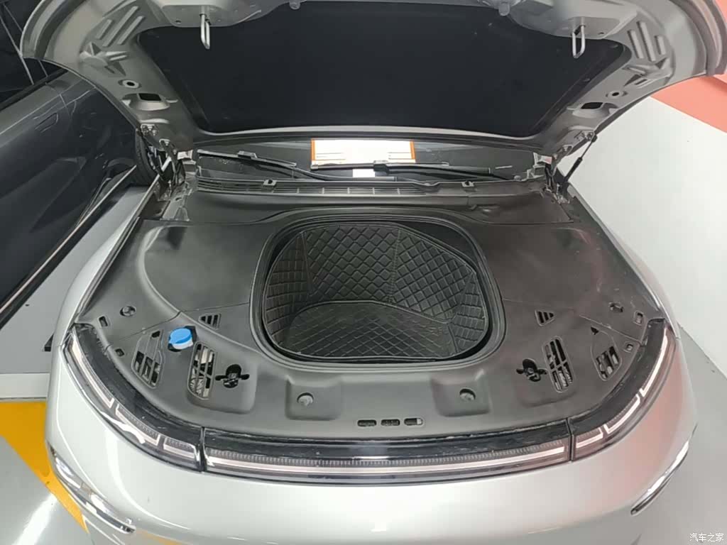 Xpeng P7, 2022 20