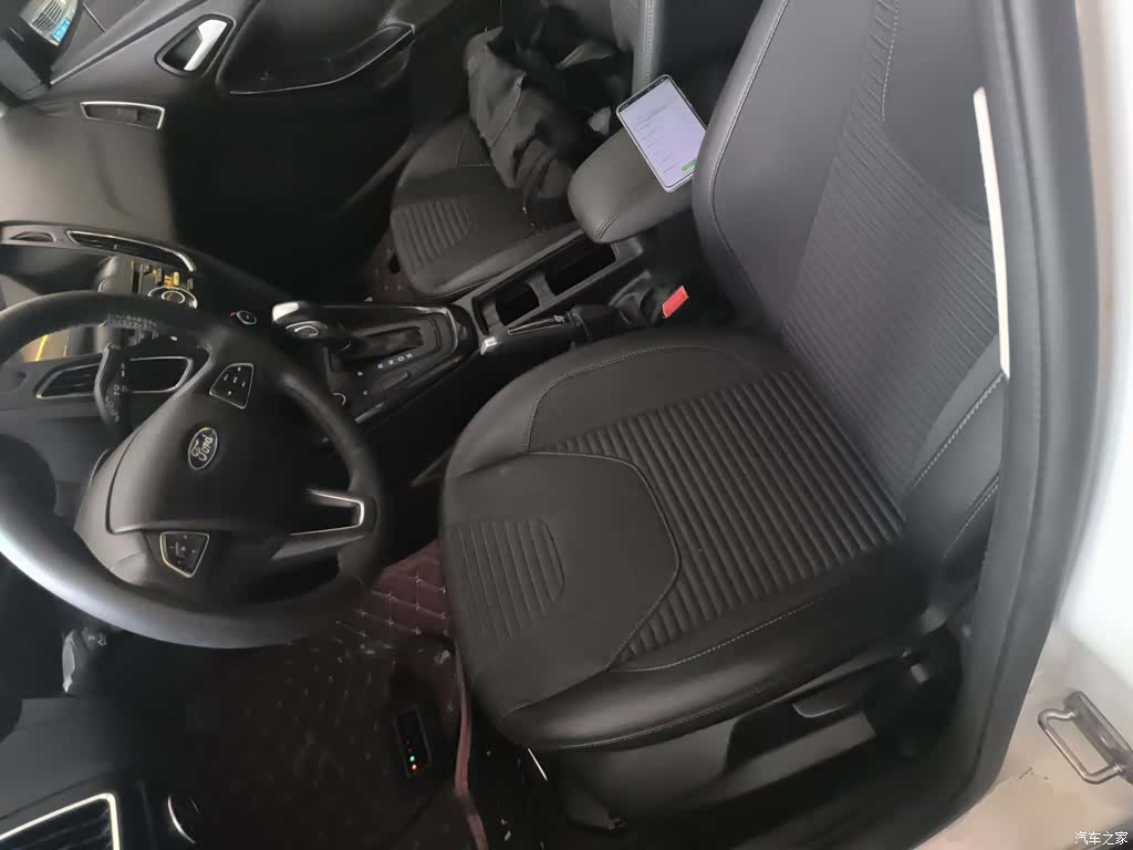 Ford Focus, 2017 11