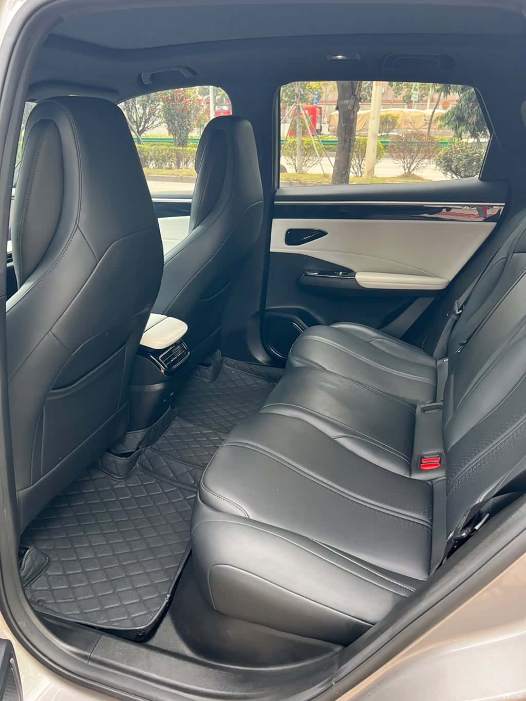 Geely Galaxy L7, 2024 13
