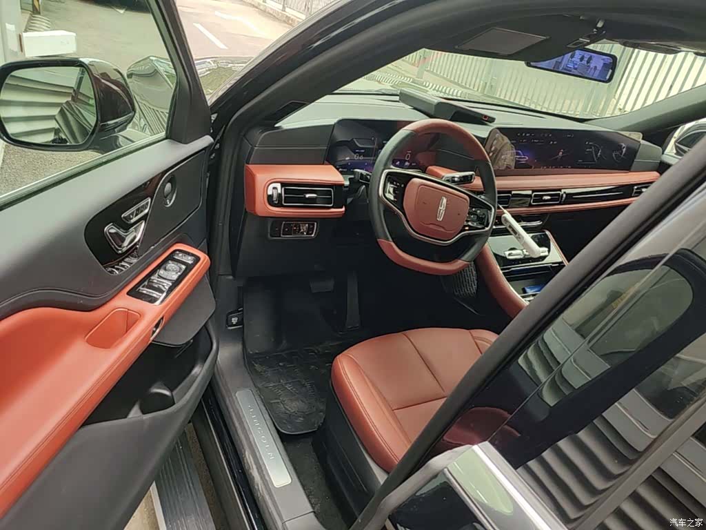 Lincoln Aviator, 2025 16