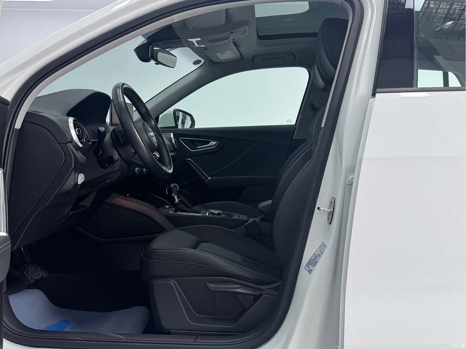 Audi Q2L, 2021 9