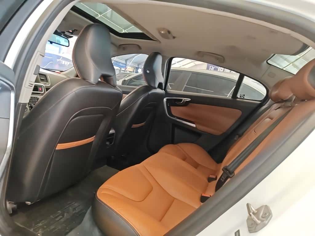 Volvo S60, 2016 17
