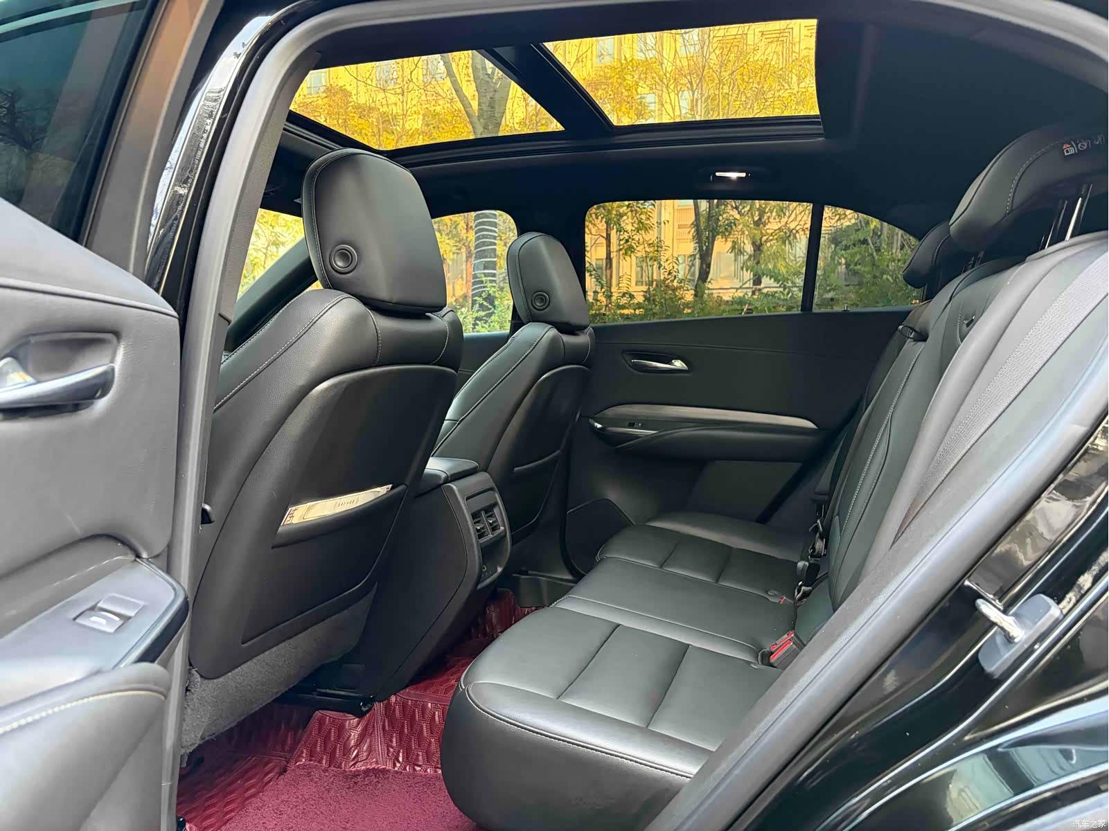 Cadillac XT4, 2024 8