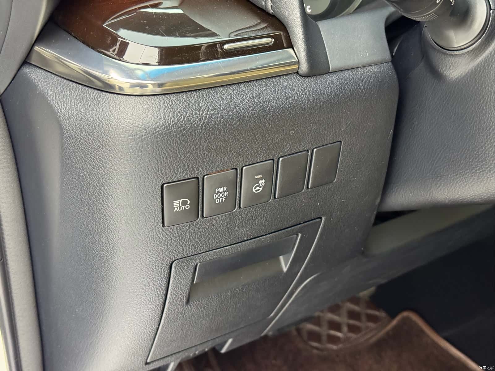 Toyota Alphard, 2016 6