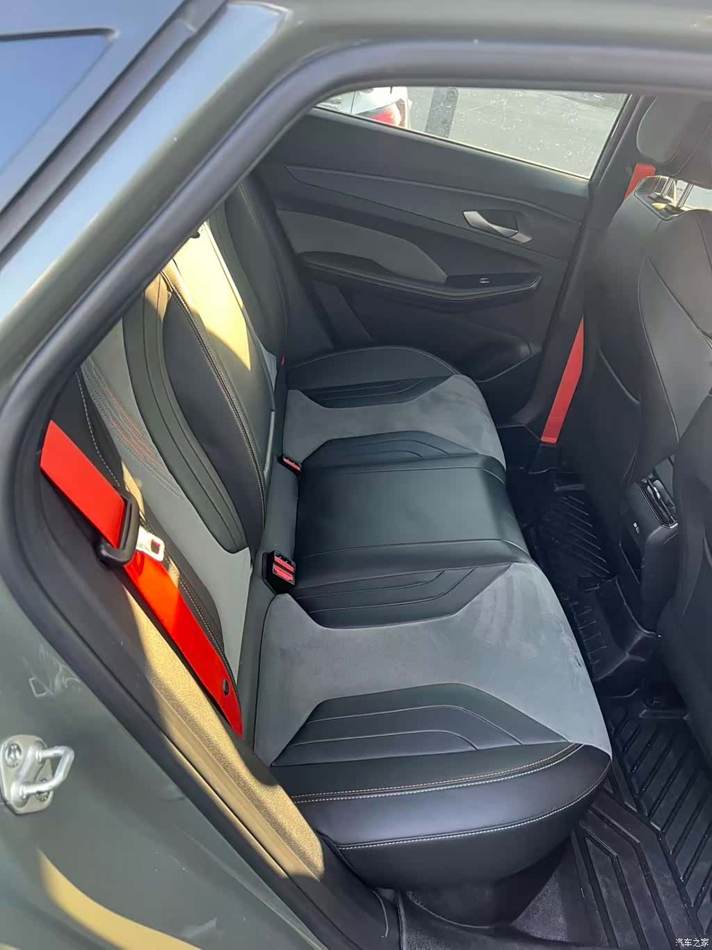 Geely Binray, 2022 15