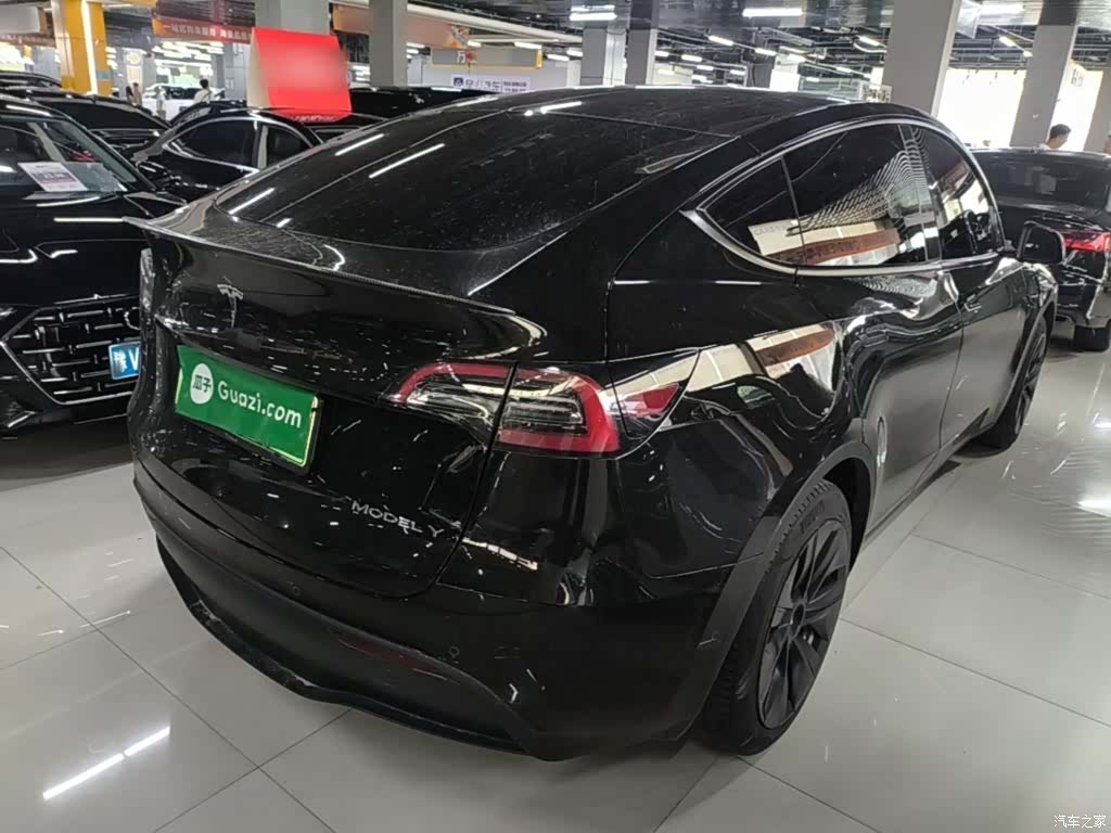 Tesla Model Y, 2023 7