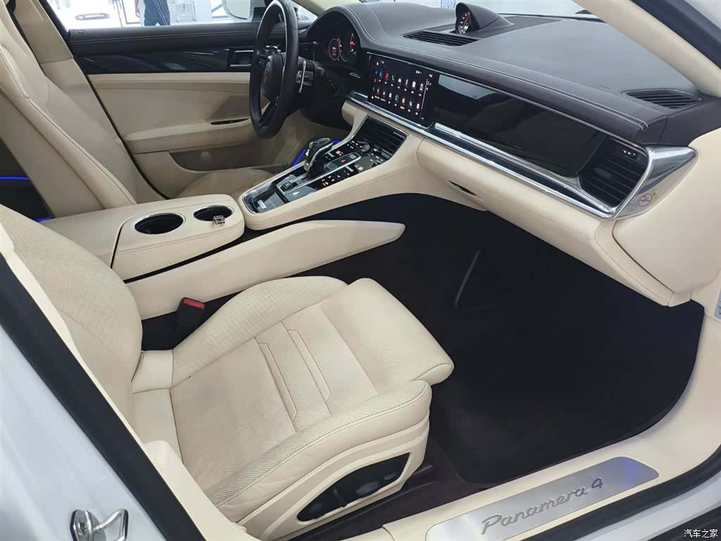 Porsche Panamera, 2022 11