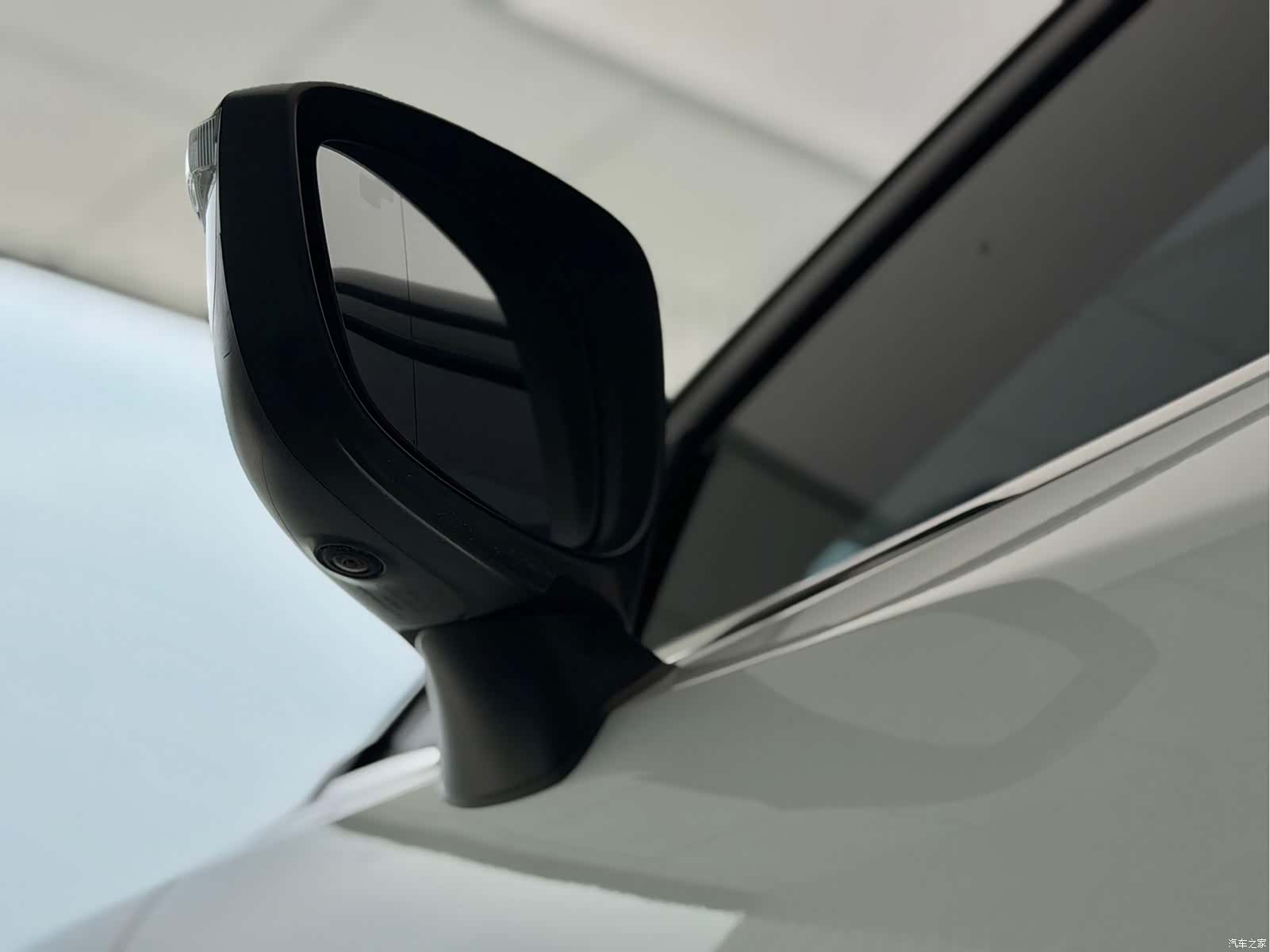 Mazda CX-4, 2023 9