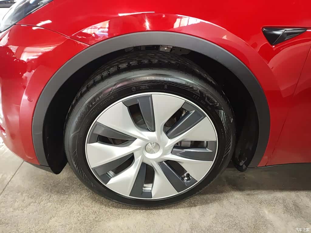 Tesla Model Y, 2021 25