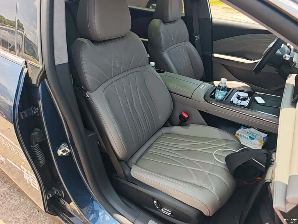 Geely 8, 2025 25