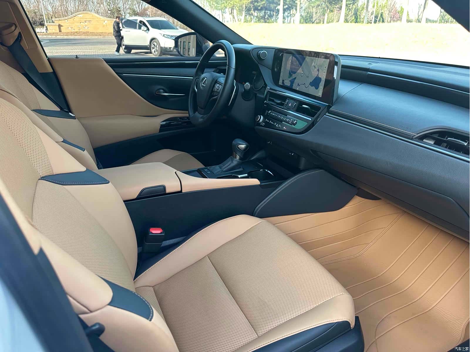 Lexus ES, 2024 12