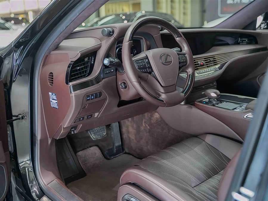 Lexus LS 2019, фото 2
