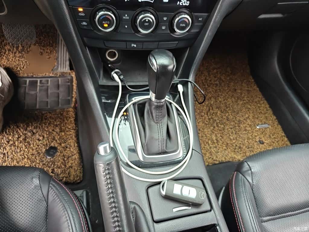 Mazda Atenza, 2014 7