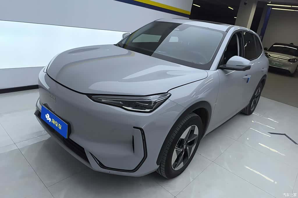 Geely Galaxy E5, 2025 1