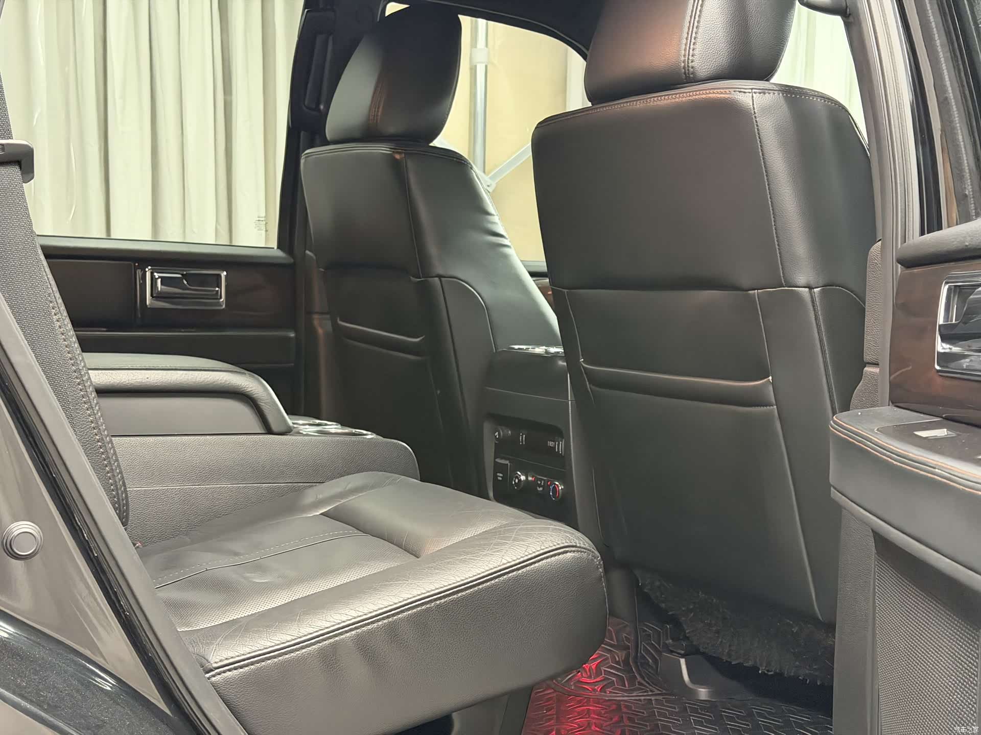 Lincoln Navigator, 2017 8