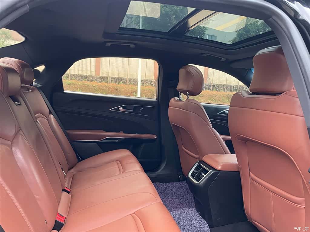 Ford Taurus, 2018 7