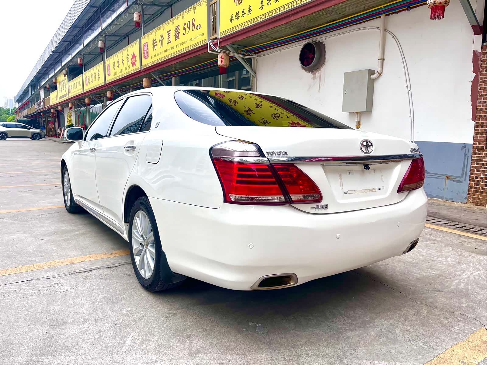 Toyota Crown, 2013 7