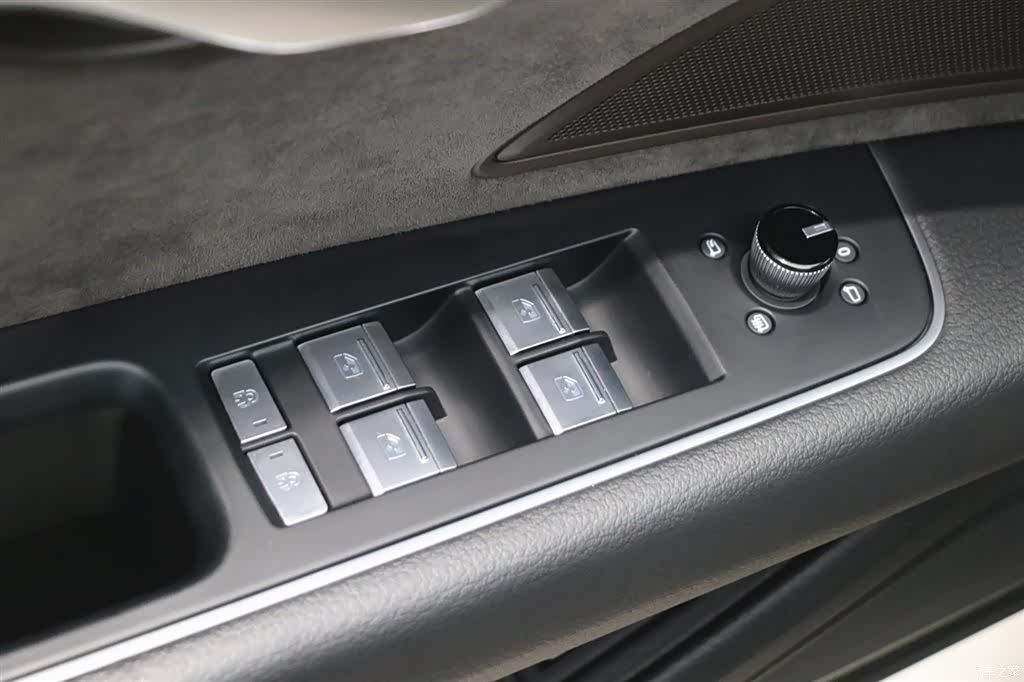 Audi A8L, 2022 13