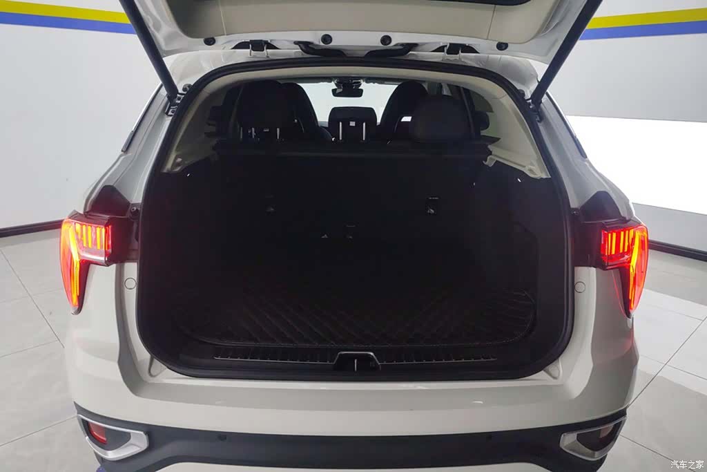 Lynk & Co 01, 2019 4