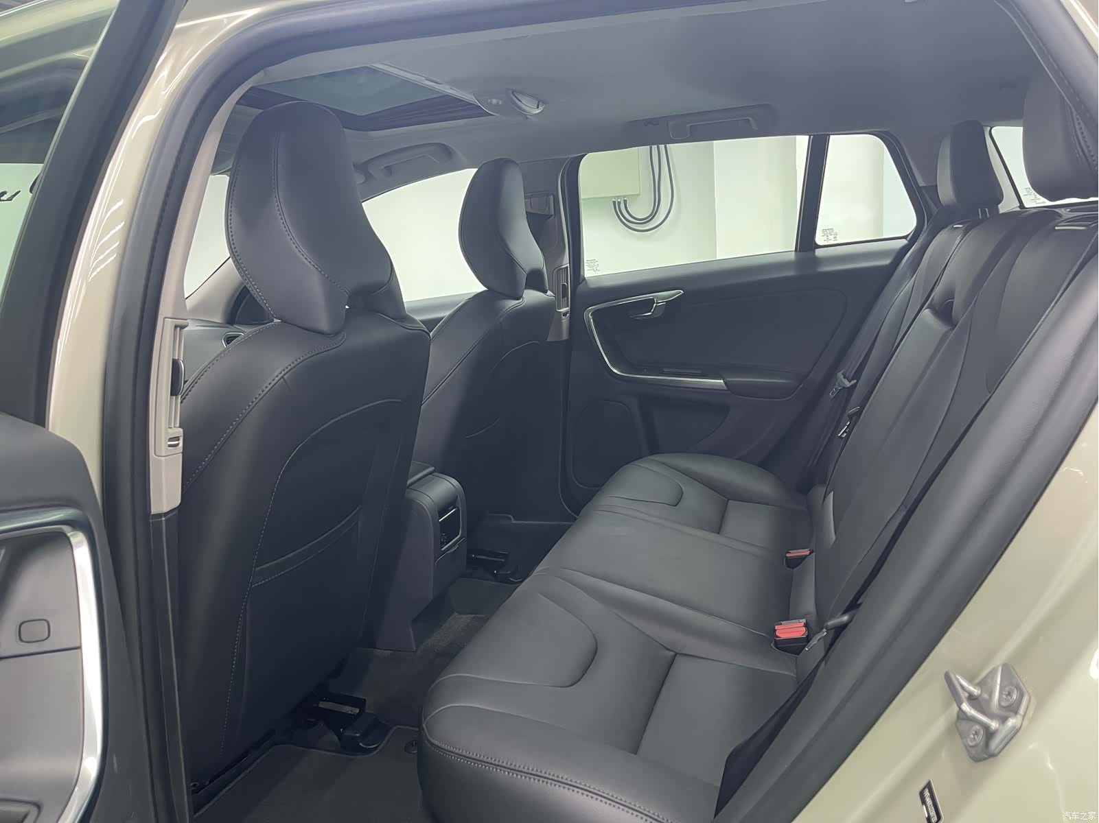 Volvo V60, 2018 8