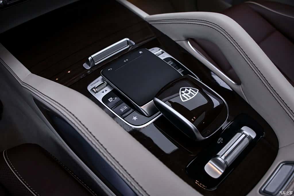 Maybach GLS, 2023 9