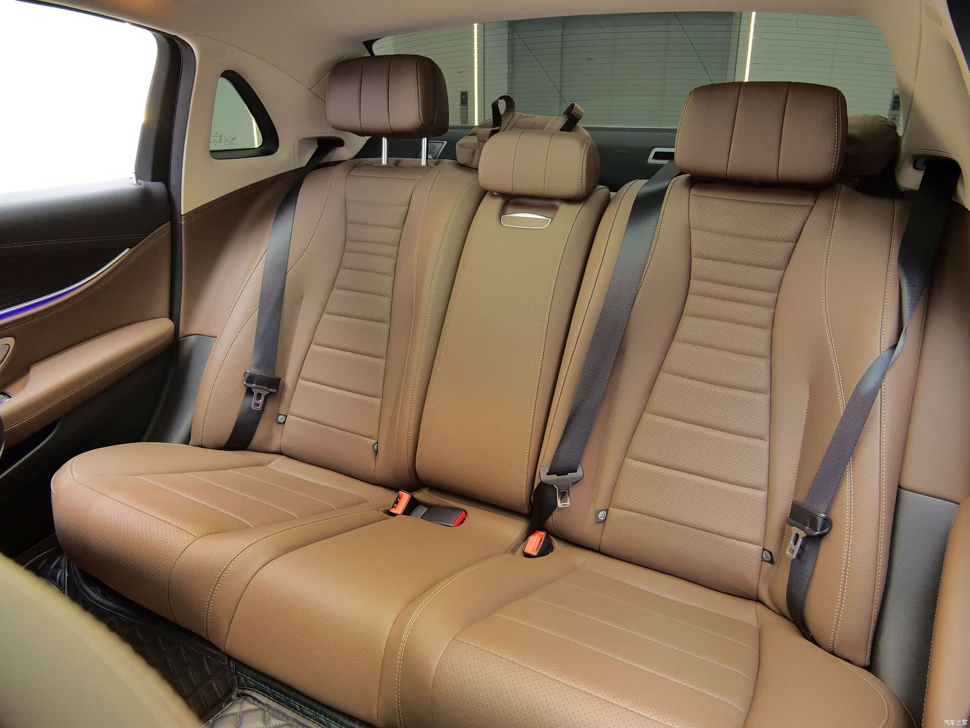 Mercedes-Benz E-Class, 2020 12