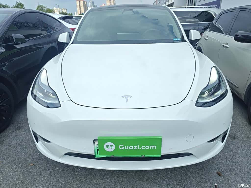 Tesla Model Y, 2023 3