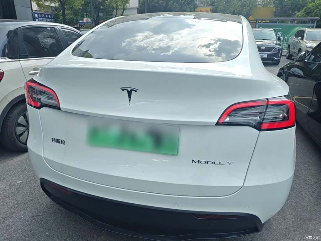 Tesla Model Y, 2023 6