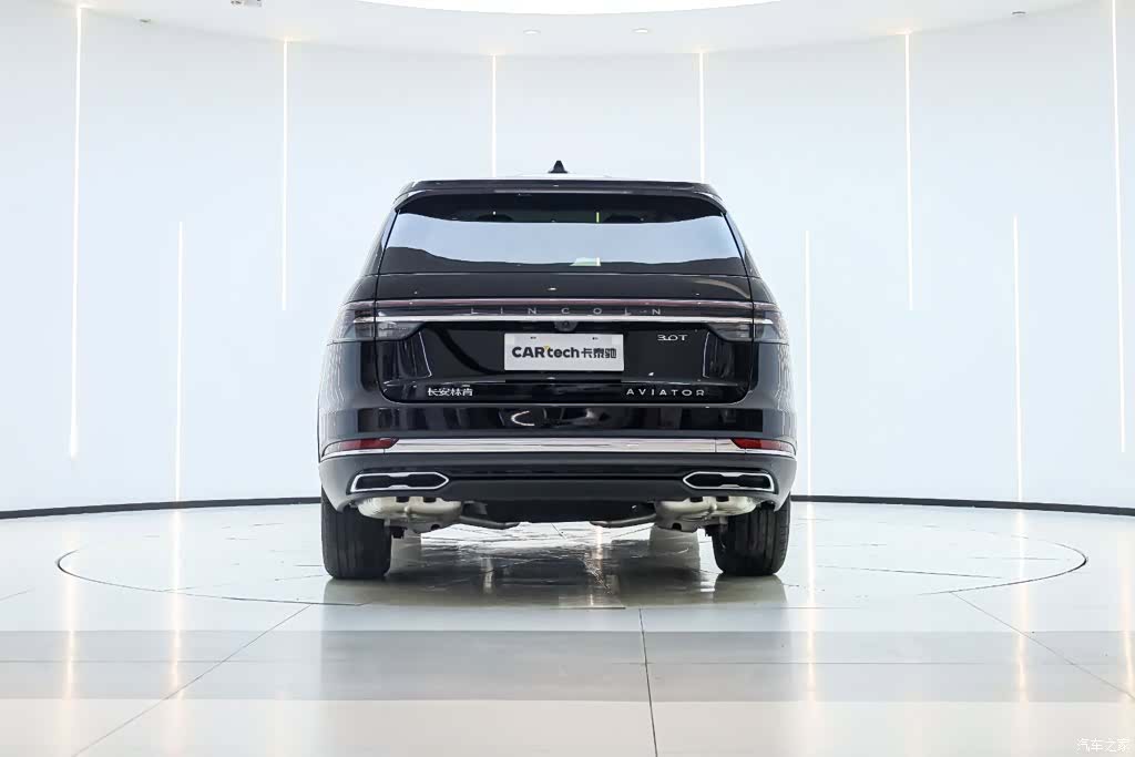 Lincoln Aviator, 2025 6