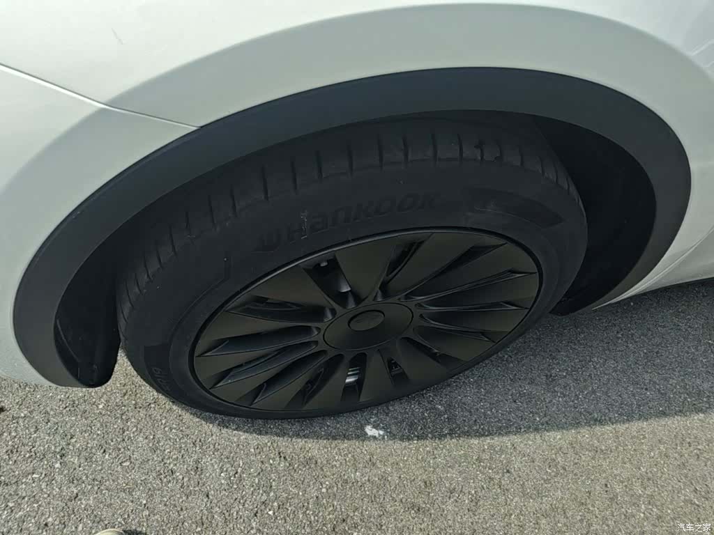 Tesla Model Y, 2023 23