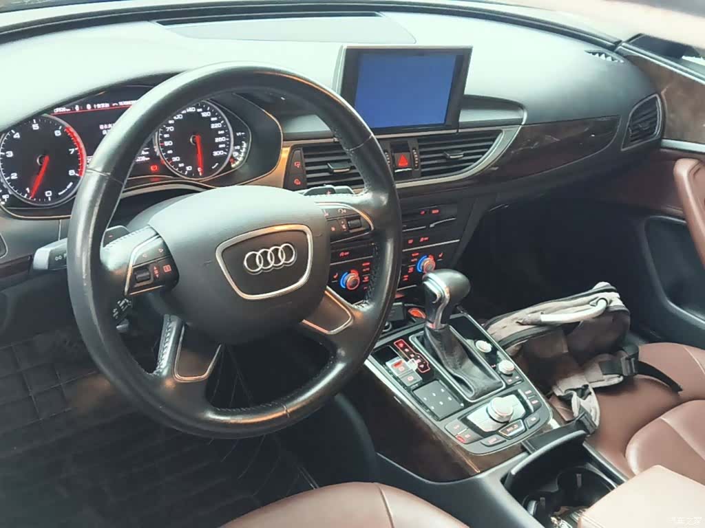 Audi A6L, 2015 10