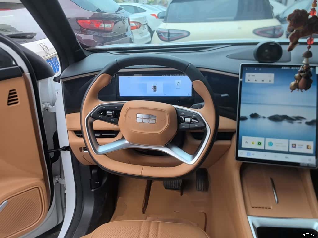 Geely Galaxy L7, 2025 11