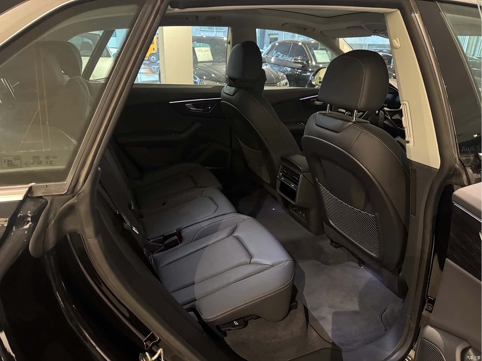 Audi Q8, 2025 10