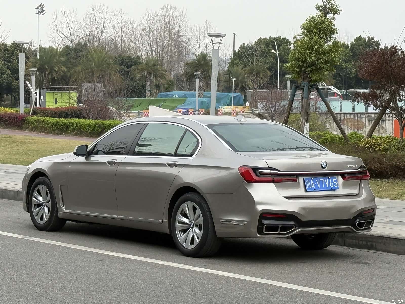BMW 7 Series, 2011 4