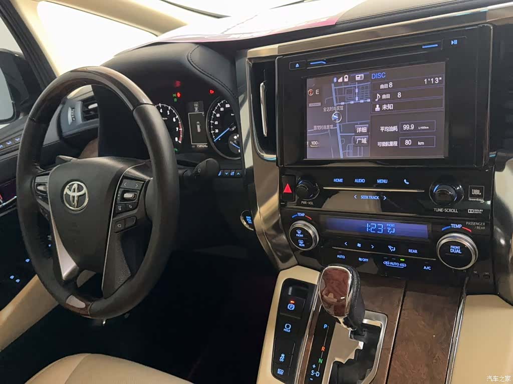 Toyota Alphard, 2017 11