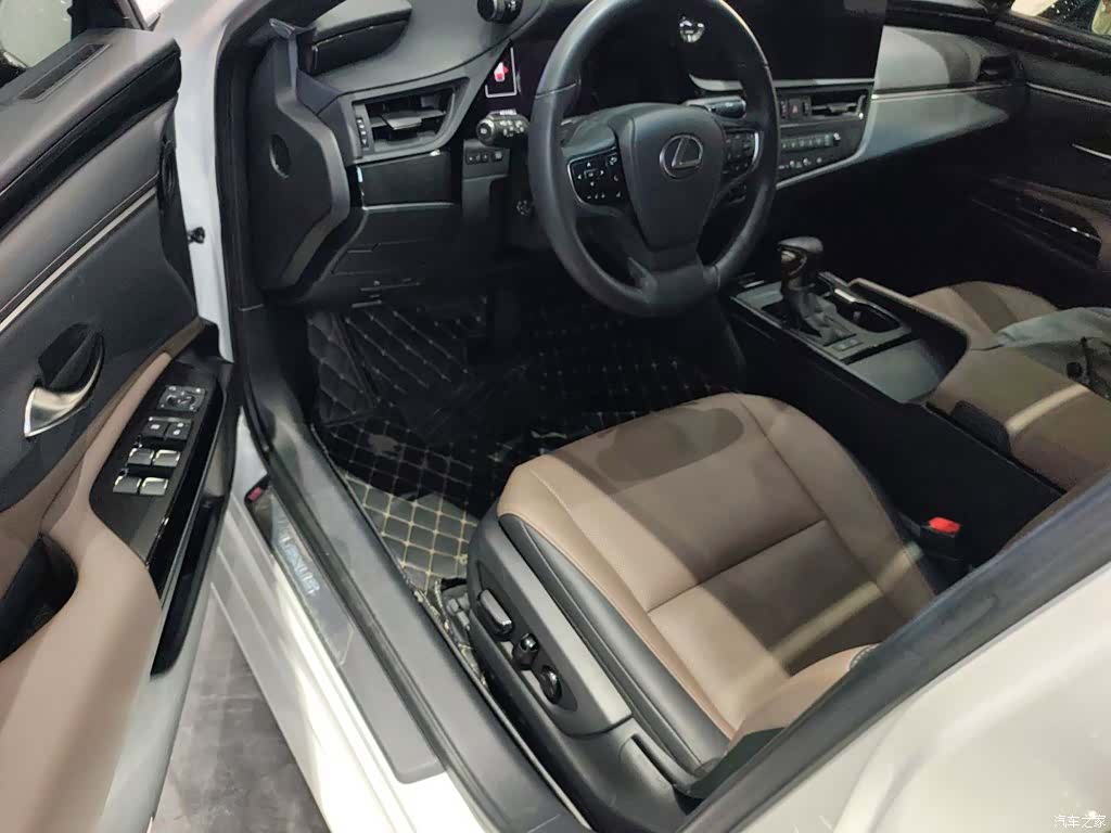 Lexus ES, 2024 12