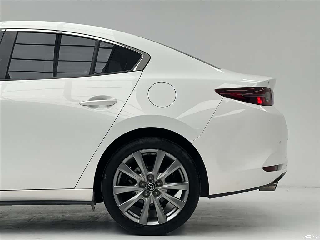 Mazda Mazda3, 2021 14