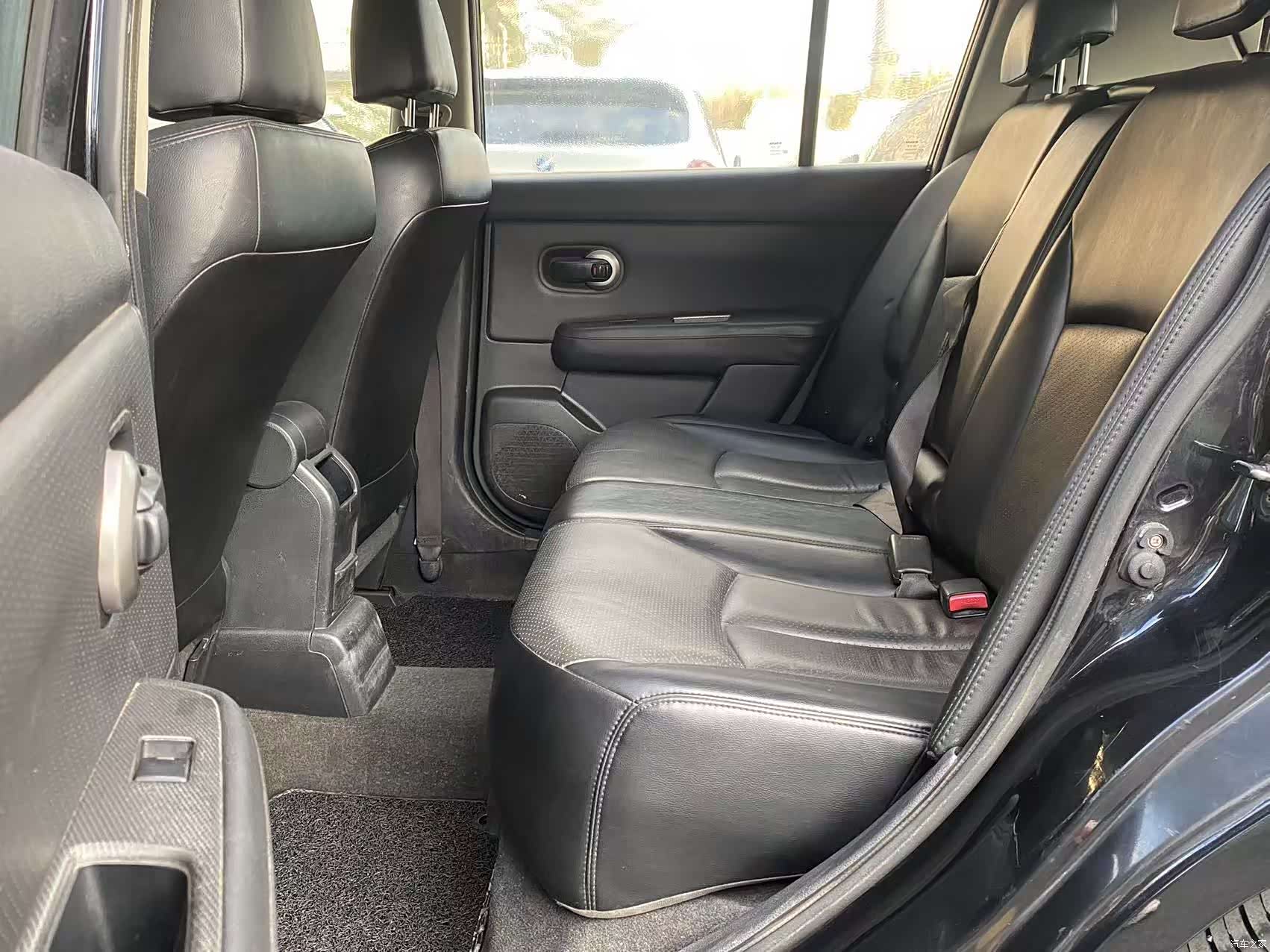 Nissan Tiida, 2010 11