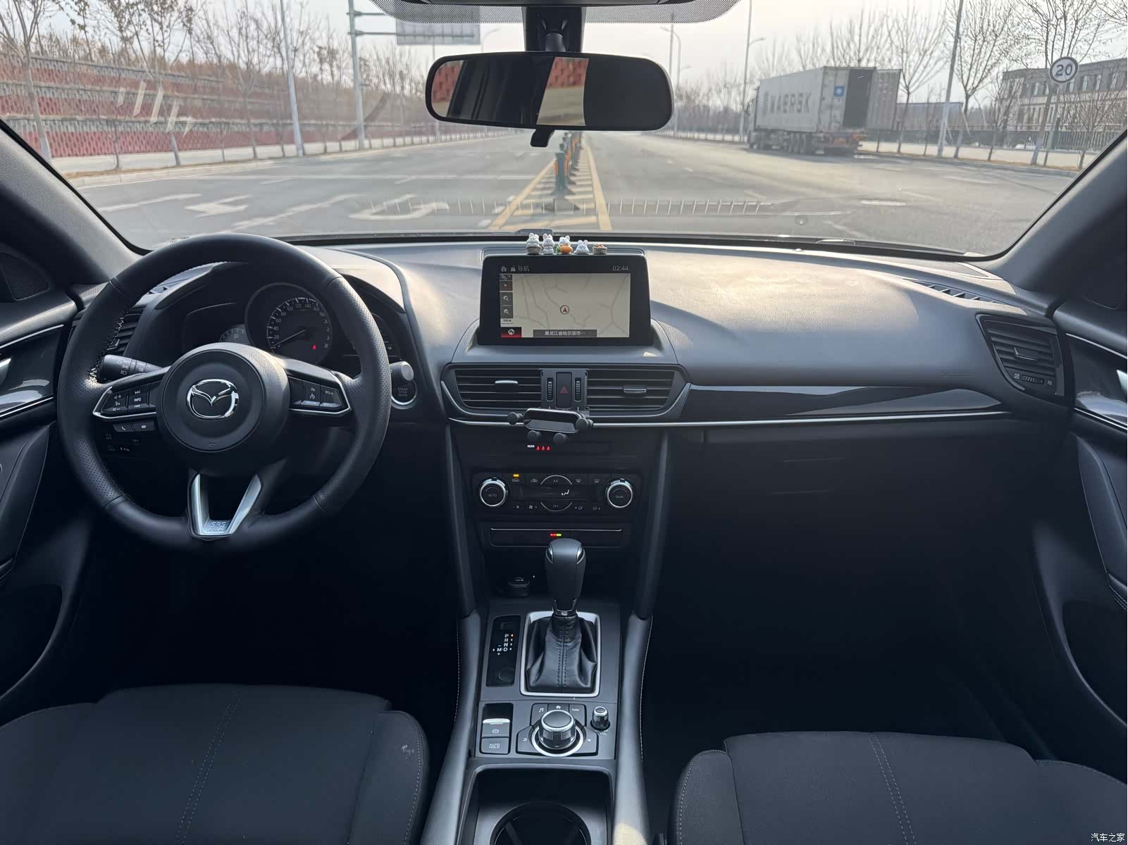 Mazda CX-4, 2023 13