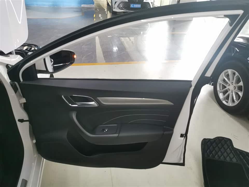 Roewe i6 Roewe i6