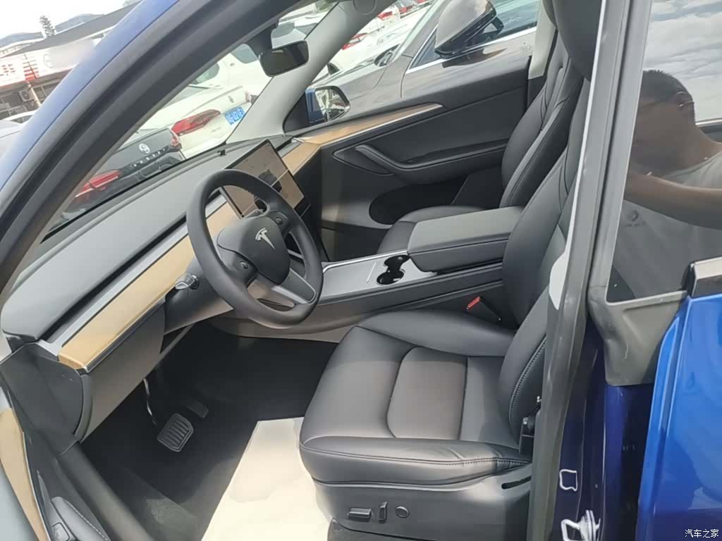 Tesla Model Y, 2022 15