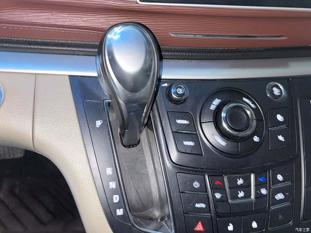 Buick GL8, 2020 8