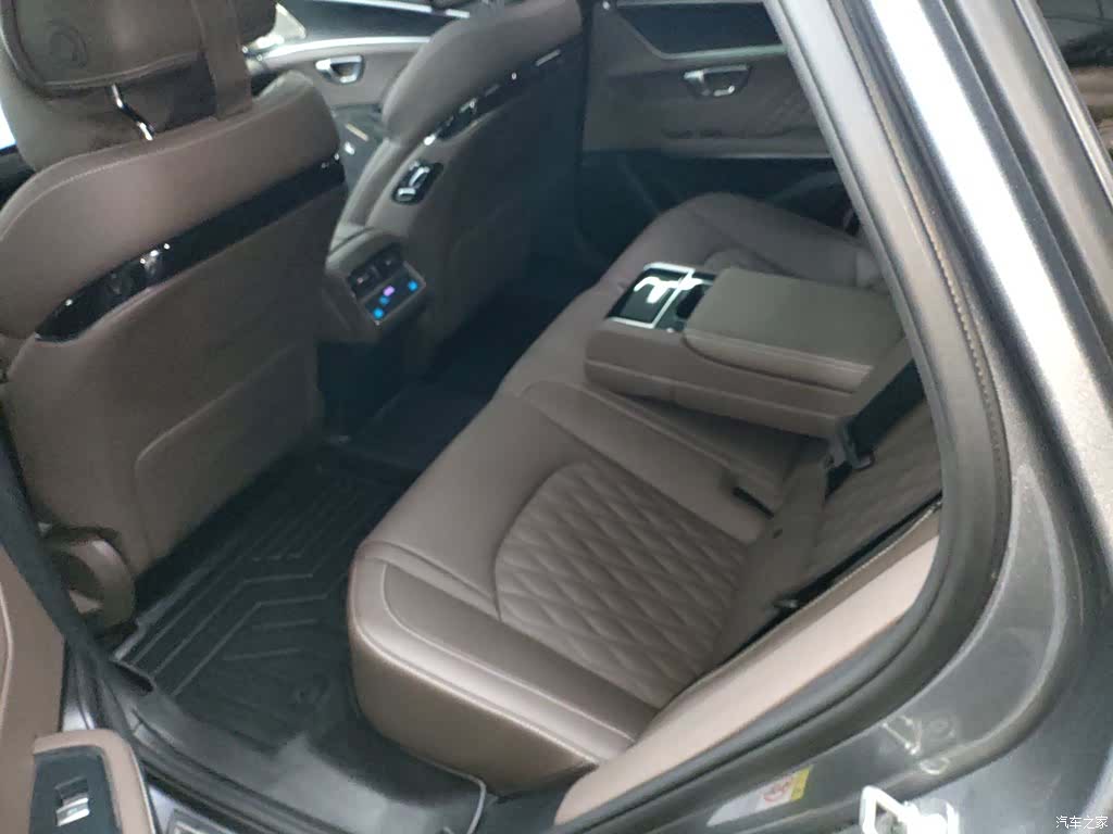 BYD Han, 2022 13