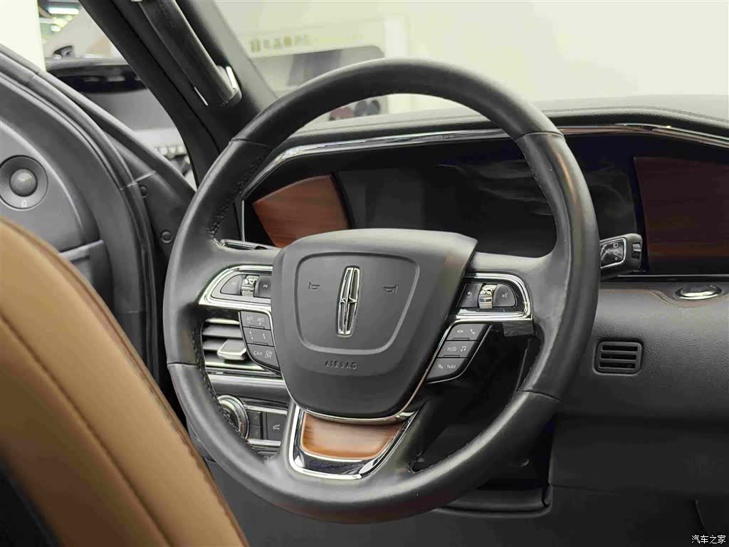 Lincoln Navigator, 2019 15